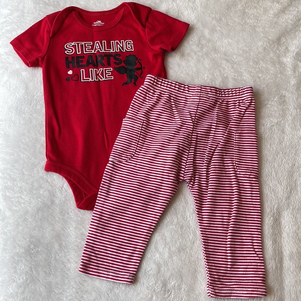 💖3/$15💖 Valentines “Stealing Hearts Like” Matching Outfit